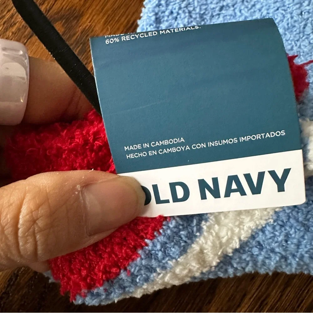 Men’s Old Navy Blue and Red Fuzzy cozy Socks - Picture 4 of 5